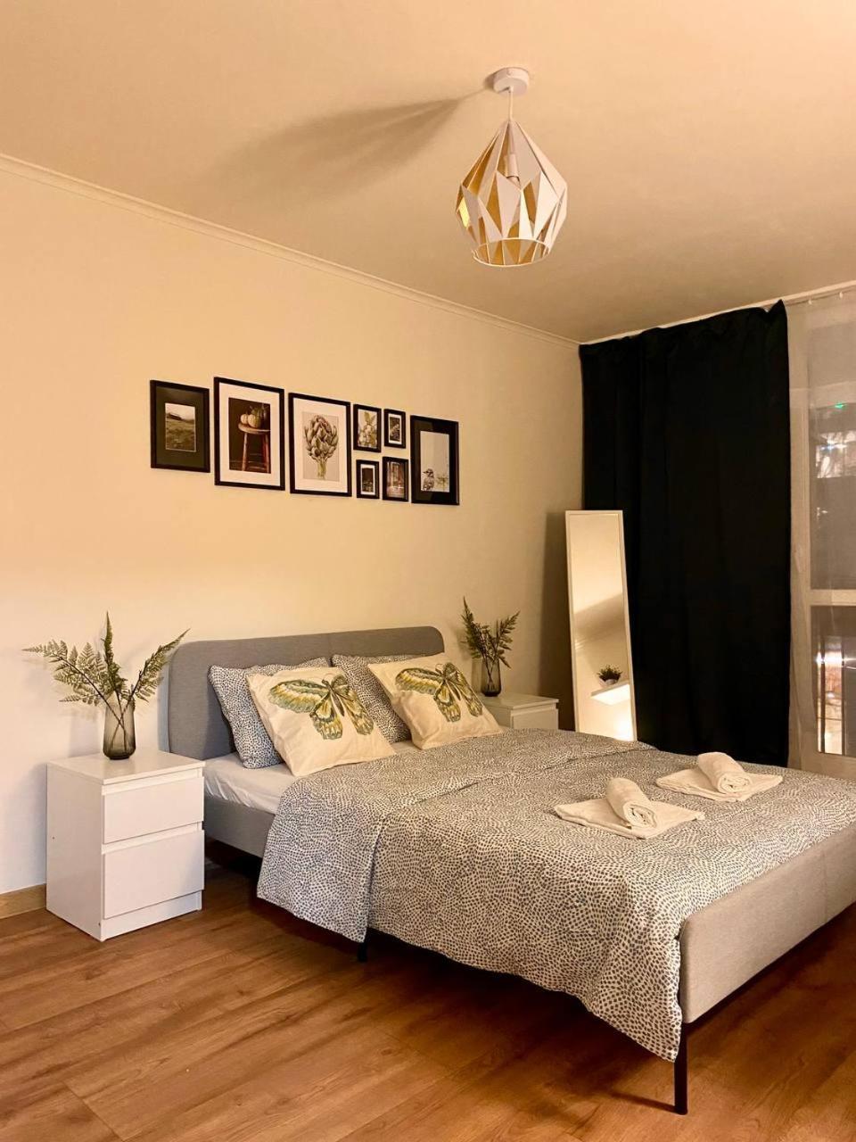 Halby Rooms Rondo Onz วอร์ซอ ภายนอก รูปภาพ