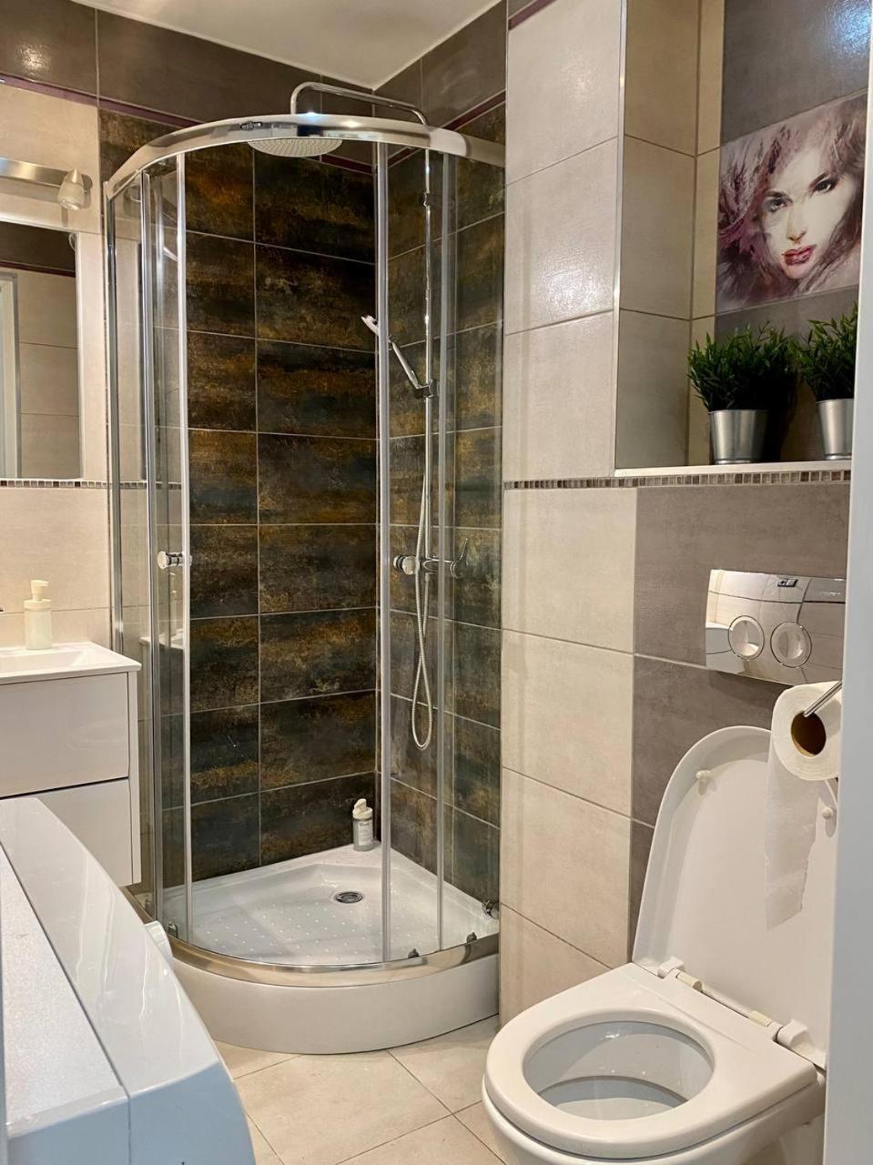 Halby Rooms Rondo Onz วอร์ซอ ภายนอก รูปภาพ